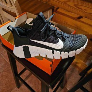 Men's Nike Metcon tennis shoes